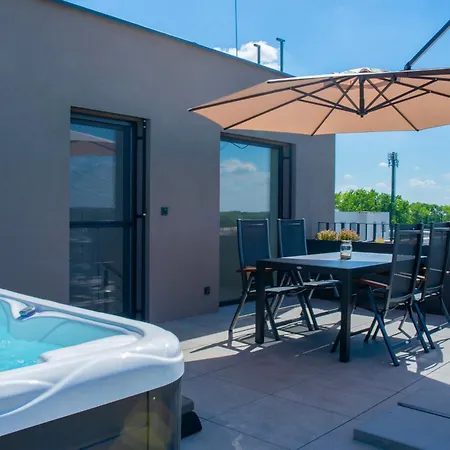 Luxury Loft Apartment - Private Hot Tub & Wellness - 10 Minutes From Bratislava * Rovinka