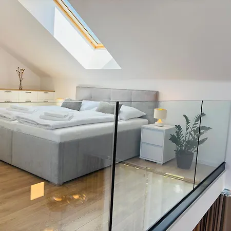 Luxury Loft Apartment - Private Hot Tub & Wellness - 10 Minutes From Bratislava *