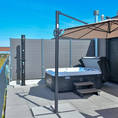 Апартаменты Luxury Loft Apartment - Private Hot Tub & Wellness - 10 Minutes From Bratislava Rovinka