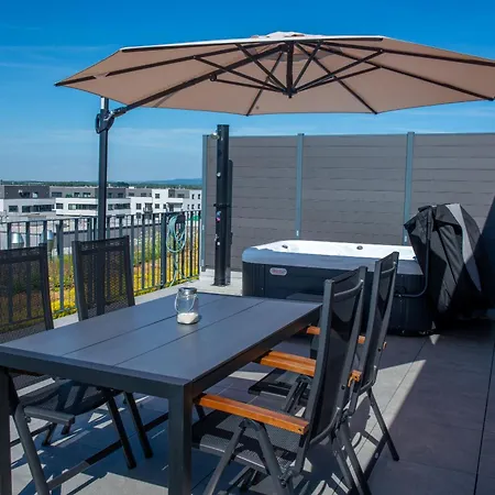 Luxury Loft Apartment - Private Hot Tub & Wellness - 10 Minutes From Bratislava Апартаменты *