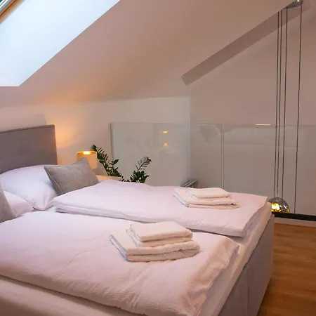Luxury Loft Apartment - Private Hot Tub & Wellness - 10 Minutes From Bratislava Rovinka