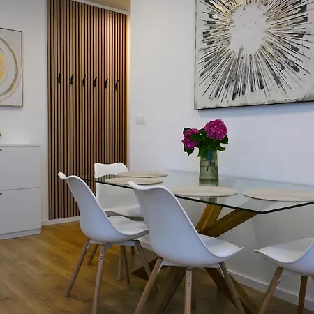 Luxury Loft Apartment - Private Hot Tub & Wellness - 10 Minutes From Bratislava Апартаменты