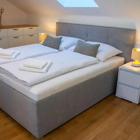 Luxury Loft Apartment - Private Hot Tub & Wellness - 10 Minutes From Bratislava Апартаменты *