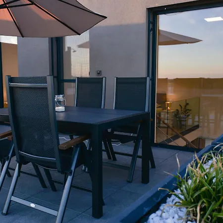 Luxury Loft Apartment - Private Hot Tub & Wellness - 10 Minutes From Bratislava Rovinka